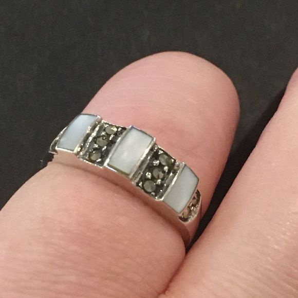 JUDITH JACK Sterling Silver MOP Marcasite Ring - Picture 3 of 8